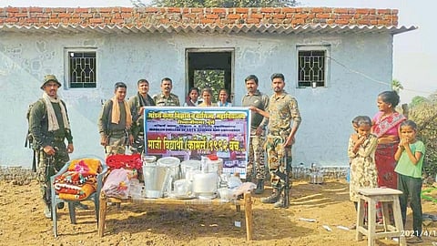 Five The destitute children got support Due to alumni WhatsApp group