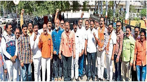 Immediately register crimes those who  attacking the police, shivsena demands
