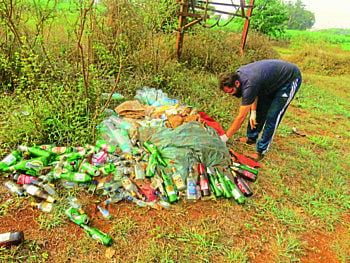 पंचगंगाप्रेमींनी केला, घाट परिसर स्वच्छ 