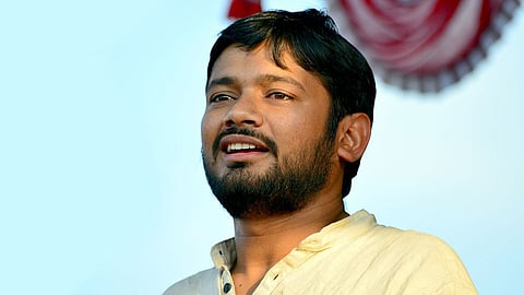 देश वाचवायचा असेल तर पंतप्रधानांनी देशात राहणे गरजेचे