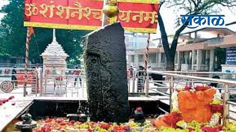 Latku have taken control of the closed passenger tax naka at Shanishinganapur.jpg