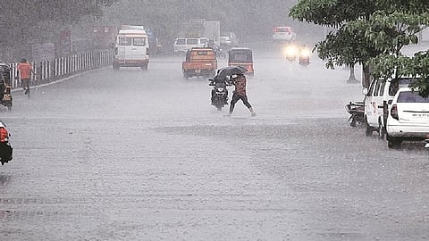 मुंबईत पुन्हा दमदार पावसाची एन्ट्री, अनेक ठिकाणी पाणीच पाणी