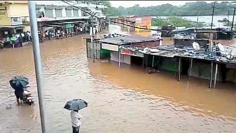  पुराचे संकट