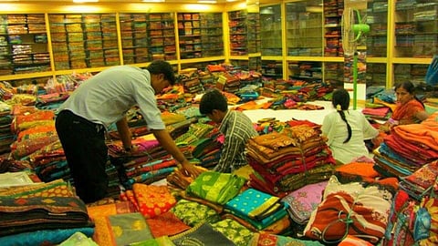 Pune_Textile_Market