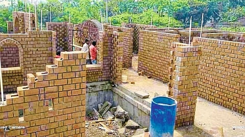 Building house on load-bearing; ask for a license fee, a discount on the house