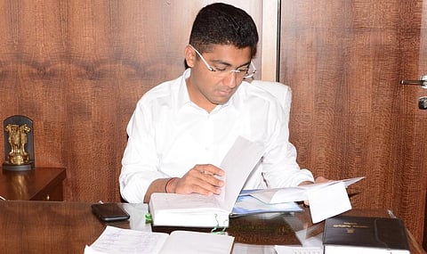 A grant of Rs 5 crore came to Sawedi Natyasankulus, information of MLA Jagtap