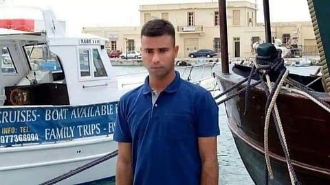navy (