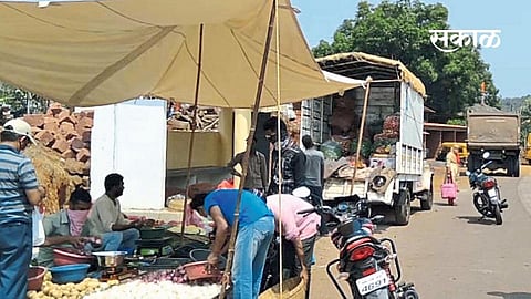 outside vegetable sellers opposition kharepatan konkan sindhudurg