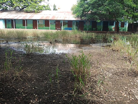 Stink in school premises in Sonai