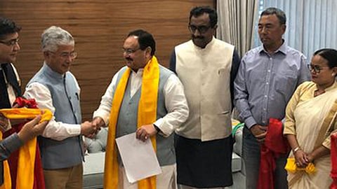 भाजपमध्ये इनकमिंग सुरुच; दहा आमदारांचा प्रवेश 