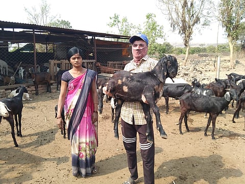 Success Story farmer earn 8 -9 lakh income from Goat breeding Agricultural supplement business