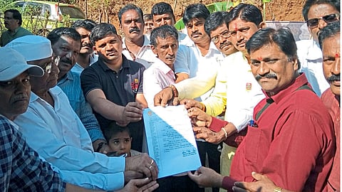 Meeting with the descendants of Tanaji Malusare and Suryaji Malusare on pargad