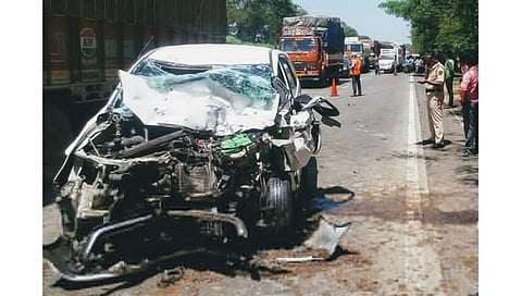 car and tractor accident near by neral on pune bangalore national highway