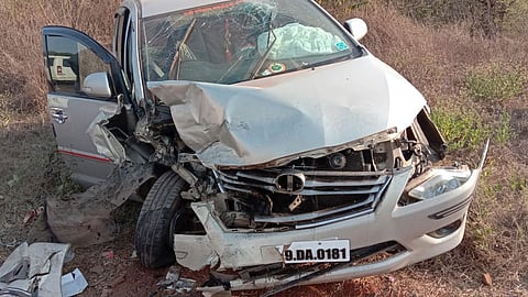 accident near aamberi ghat on mumbai goa highway