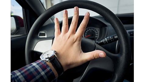 The City Traffic Bureau has launched a campaign to crack down on noise pollution by shouting loud horns in kolhapur