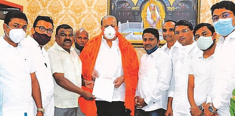https://www.esakal.com/ahmednagar/mla-rohit-pawar-said-he-proud-youth-who-have-joined-army-karjat-jamkhed-380457