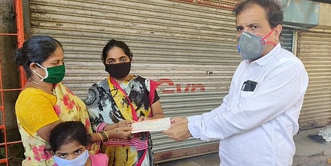 पालघर हत्याकांड: चालक निलेश यांच्या कुटूंबियांना अतुल भातखळकरांची मदत