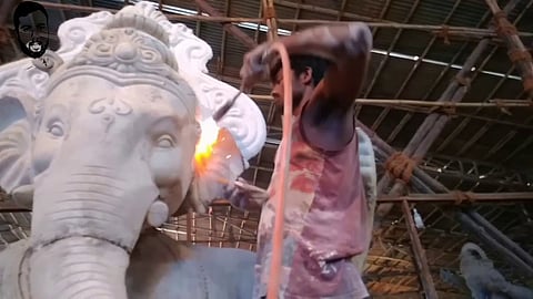 विघ्नहर्त्याच्या उत्सवावर कोरोनाचे विघ्न? गणेश मूर्ती घडवण्याच्या कामाला ब्रेक 