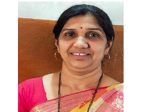 usha mangalekar teach blind student in chikhaldara of amravati