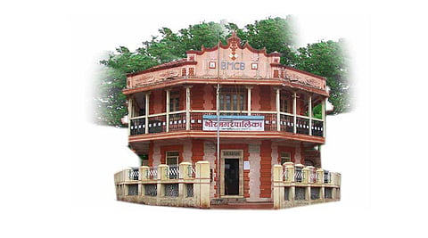 भोरमध्ये व्यावसायिकांमुळे रस्त्यावर अडथळा; पालिकेकडून कारवाईची मागणी  