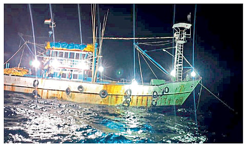 LED fishing Wangurla Sea  kokan marathi news