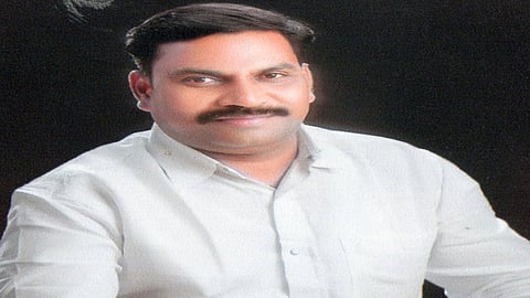 सामान्यांची कामे हाेत नसल्याने तहसीलदारांवर शिवसैनिक नाराज