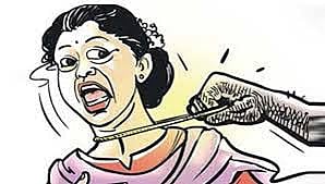Womens gold chain thief in Amravati