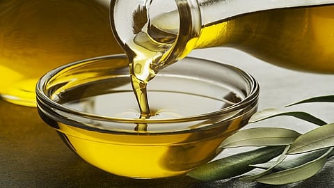 तज्ज्ञ म्हणतायत 'हे' खाद्यतेल आहे तुमच्या आरोग्यासाठी परफेक्ट