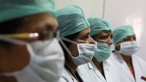 कोरोना युद्धात मृत्यू आल्यास, ''शहीद'' घोषित करावे!