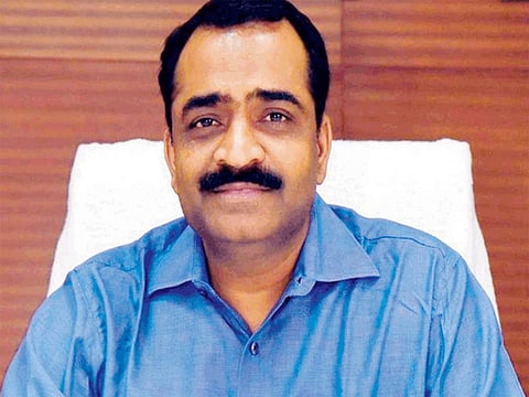 Ganesh Deshmukh opponent on thane municipal commissioner