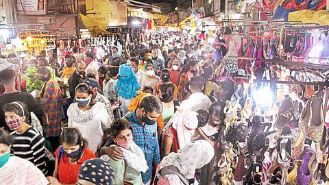 people crowd in market for diwali shopping at yavatmal 