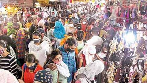 पुण्याच्या बाजारपेठेत उत्साहाची दिवाळी ! 