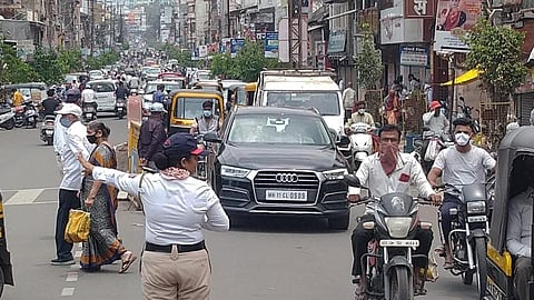गुढी पाडव्याच्या खरेदीसाठी साता-यात नागरिकांची गर्दी; क-हाडात 30 व्यापा-यांवर कारवाई