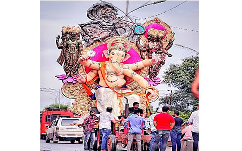 immersion procession, scenes banned ..