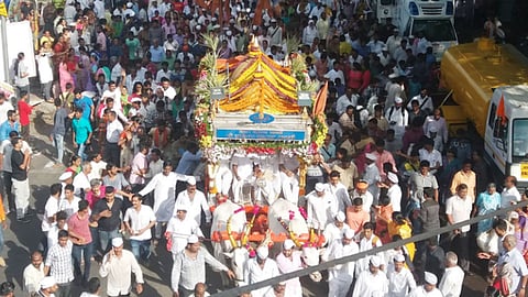 हडपसरमधून दोन्ही पालख्या पुढे मार्गस्थ