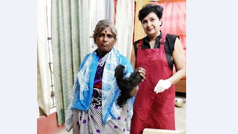 ...अन्‌ तिने कापल्या जटा