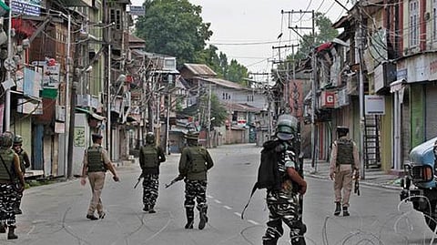 Curfew at Jammu and Kashmir Doda Bhadrawah  security forces deployed outside mosques offensive post on Muslim community 