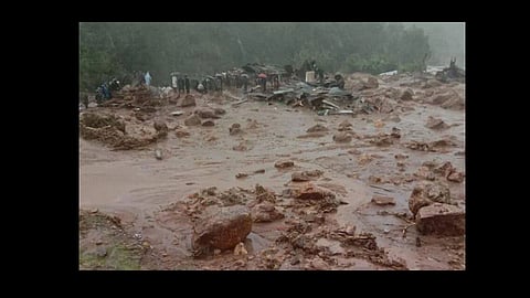 landslide in kerala after heavy rain cm seeks help from iaf