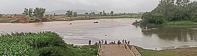 Controll illegal use of river basins: Nandkumar Wadnere