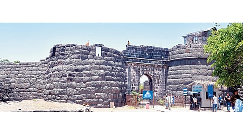 स्वराज्याचं आरमारी केंद्र - कुलाबा किल्ला