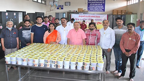 delivered to eleven hundred devotees Prasad  on the same day
