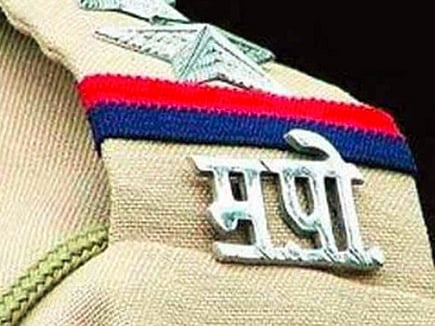 #Lockdown : पैसे मागितल्याची तक्रार; पोलिस अधिकाऱ्यावर निलंबानाची कारवाई 