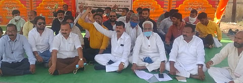 Akola News: Maratha Kranti Morchas dharna, Maratha candidates in the post of power company