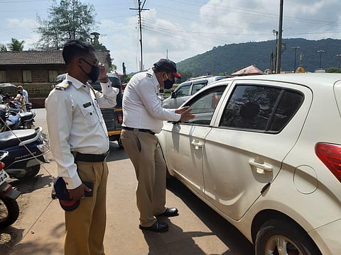 Action against those who do not use masks at Sawantwadi