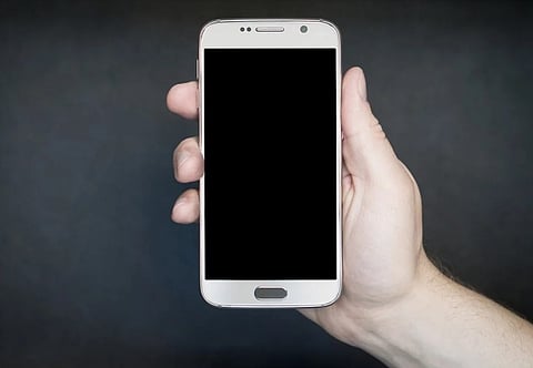 akola thieves' attention is on your expensive mobile