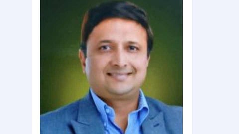 pune pmp new president has four educational degrees 