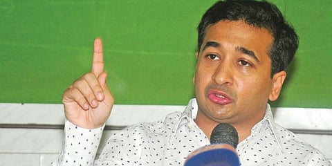 nitesh rane criticized on administration in kankavli