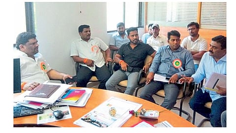 Vaibhav Naik order to fish officer in sindhudurg  konkan marathi news