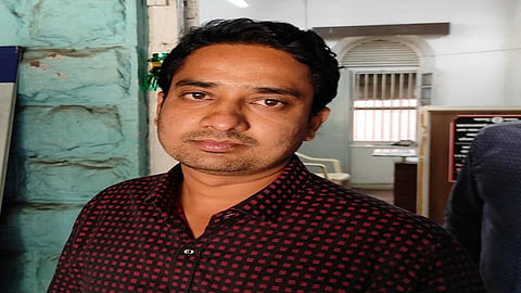 bribed for one employee of income tax office find in presentation department today rupees 10 lakh in kolhapur