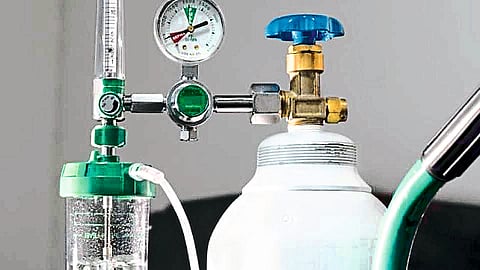 oxygen cylender 1.jpg